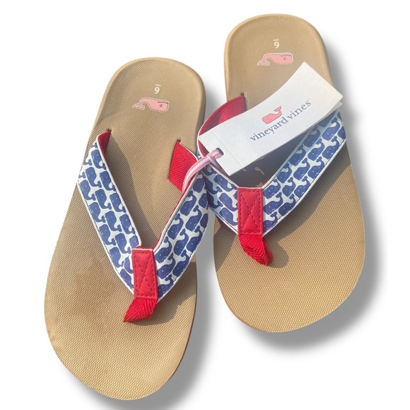 Vineyard Vines Womens Flip Flops Blue Whale Print Red White Size 6 - Picture 1 of 2